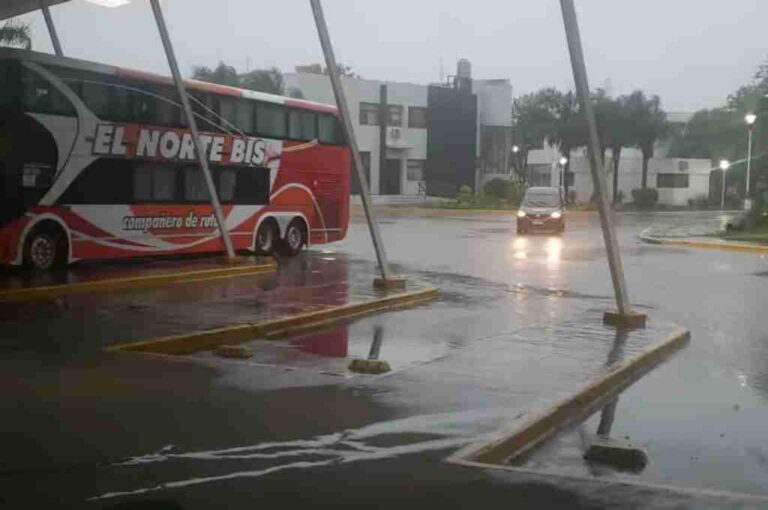 Cayó parte del techo de la terminal de ómnibus de Reconquista. Norte24.