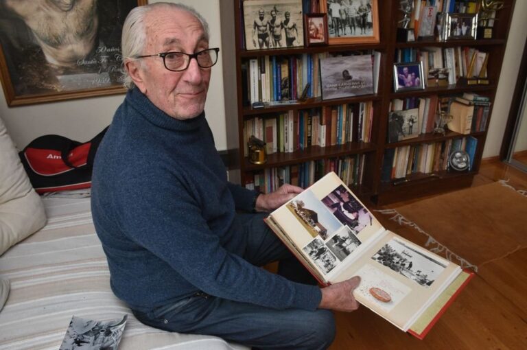 Carlos Larriera tuvo una larga y destacada trayectoria en los medios de comunicación santafesinos