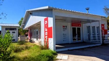 El centro de salud recibió tecnología médica que se encontraría guardada en su interior