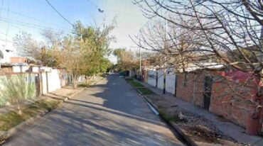 El ataque se produjo cerca de las 17 del jueves en inmediaciones de pasaje 1231 al 2500. Google Street View.