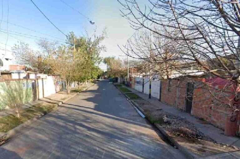 El ataque se produjo cerca de las 17 del jueves en inmediaciones de pasaje 1231 al 2500. Google Street View.