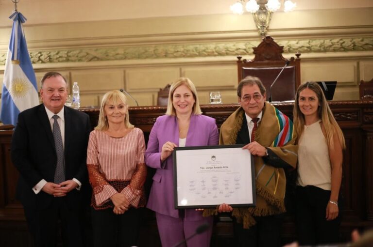 'Tu legado es demostrar que cada persona puede realizar su vocación en el lugar en el que nació. Es un mensaje que va a permitir potenciar a nuestros pueblos y localidades'