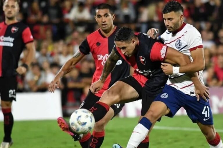 El conjunto rosarino debió conformarse con un empate en su cancha. TyC Sports