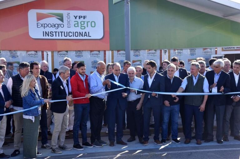 Del corte de cintas del evento Pullaro fue parte junto al ministro del Interior de la Nación