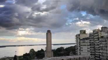 Se puso oscuro. La falta de pago de Nación provocó que las obras en el Monumento se paralizaran. Archivo