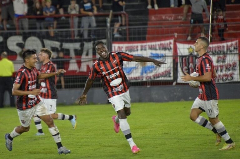 El 'Trencito' ya marcó con la camiseta de Patrón en el triunfo ante Racing. Prensa Patronato