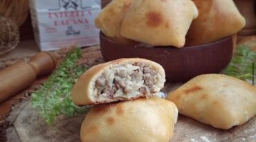Pirok (El pirok es un plato típico de la cocina argentina que se caracteriza por su deliciosa combinación de carne y masa. Es una opción perfecta para disfrutar en familia o con amigos. A continuación