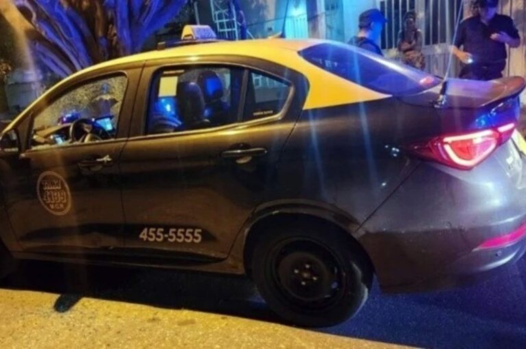 El cuerpo fue hallado dentro de vehículo. gentileza