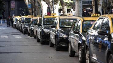 Los choferes de taxis de Rosario realizaron hoy un paro tras el crimen de su colega. Archivo