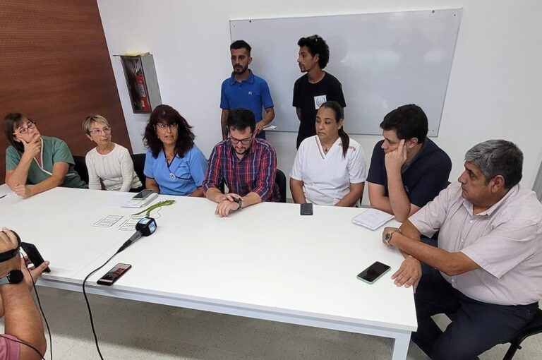 La conferencia de prensa se realizó en la sede hospitalaria. Municipalidad de Coronda