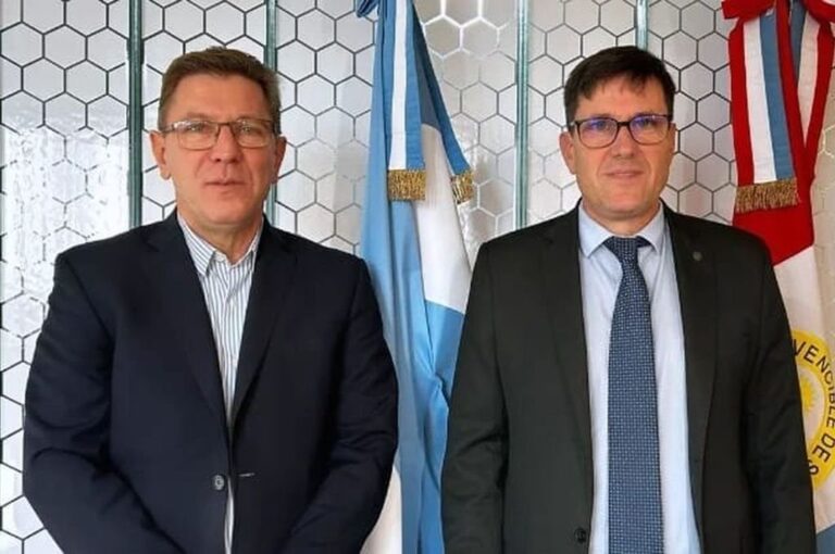 Por último