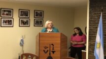 En un escenario marcado por un repaso de sus años de gestión