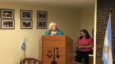 En un escenario marcado por un repaso de sus años de gestión