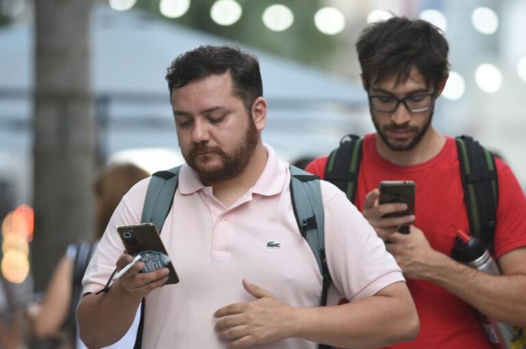 El 5G es la quinta generación de telefonía celular. Dispone de mayor ancho de banda