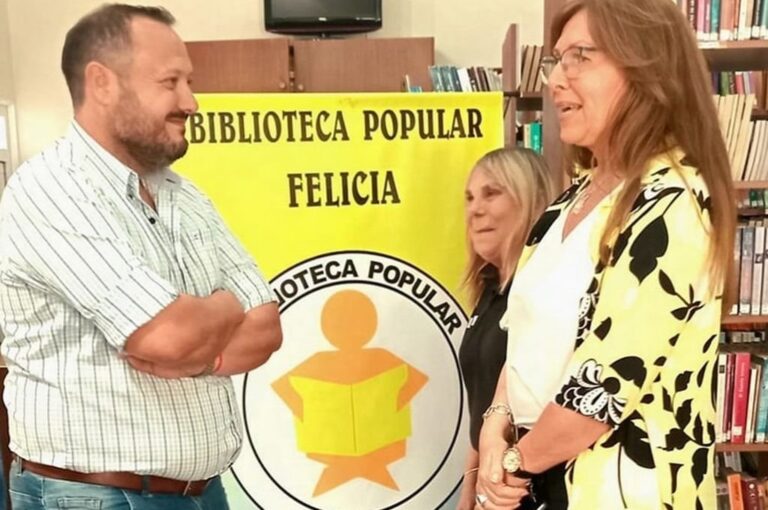 'Seguimos transitando y haciendo cultura en cada rincón santafesino desde un trabajo mancomunado y federal. Felicitaciones a todos los que formaron parte de este libro que sigue transitando por distintas generaciones'