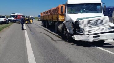 El camión quedó en el medio del camino