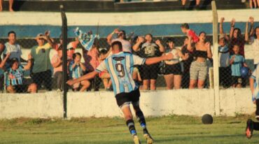 Peñarol goleó como local a Santa Marta y avanzó de fase. Gentileza Esteban Bonsi