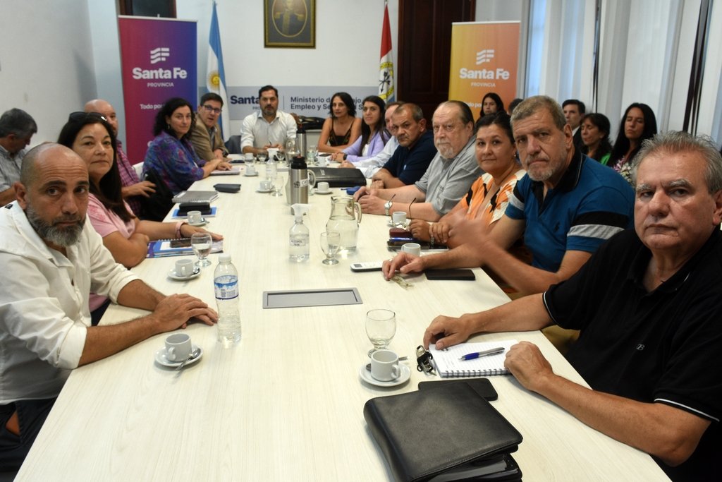 Funcionarios y gremialistas se vieron la cara este miércoles en la ciudad de Santa Fe. Luis Cetraro