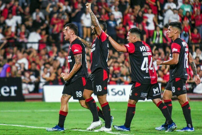 El equipo del uruguayo Larriera saldrá a dejar los 3 puntos en su casa este viernes en el Parque Independencia de Rosario. Archivo