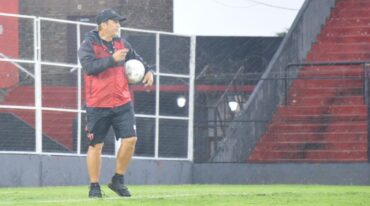 Walter Perazzo tiene dudas de cara al cotejo con Güemes. Prensa Patronato