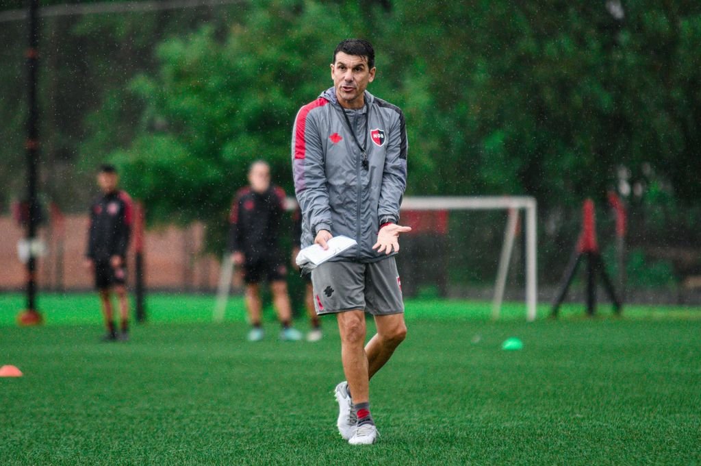 Se vienen días de definición al Newells del técnico Larriera. Archivo
