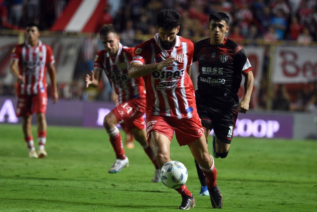 Orsini fue una de las piezas claves en el ataque rojiblanco. Manuel Fabatía