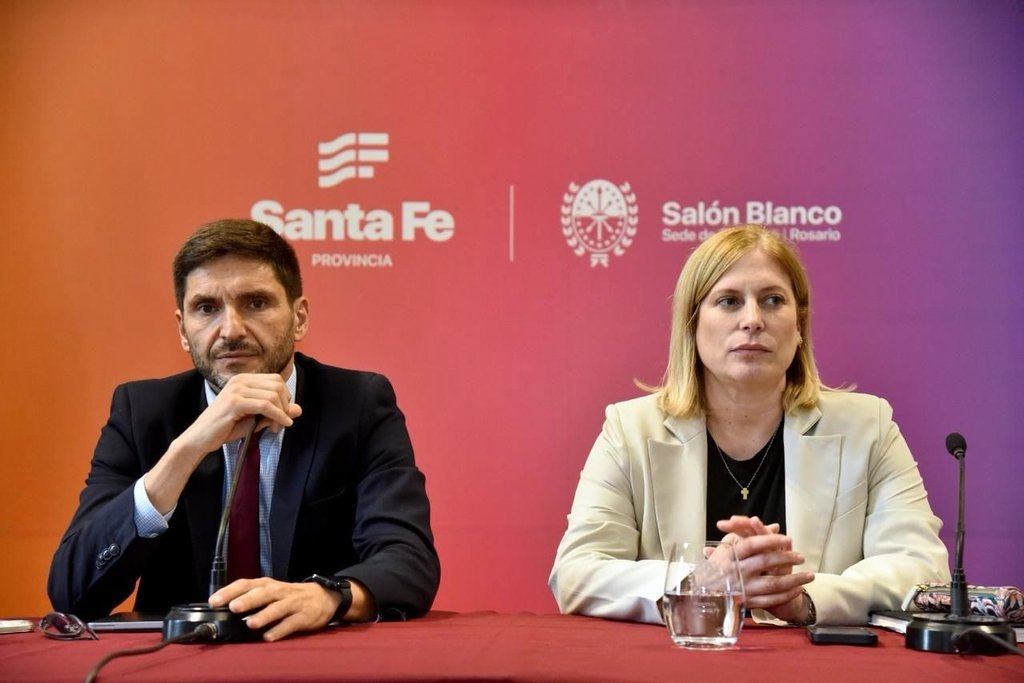 No se descarta que tanto Pullaro como Scaglia pasen al encuentro de los líderes partidarios anunciado a partir de las 19. Gobierno de la Provincia