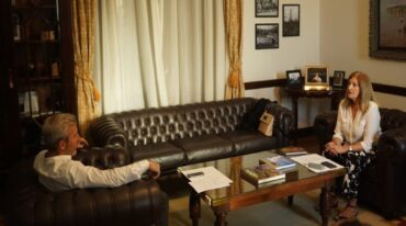 El gobernador recibió a la intendenta de Paraná.