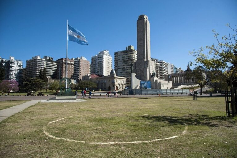En Rosario. Círculos para poder estar al aire libre sin tener contacto con otras personas. Fueron meses difíciles. Archivo/Marcelo Manera