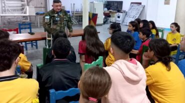 Ante atentos alumnos