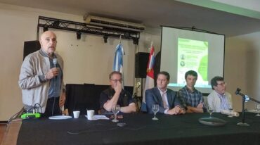 Lo novedoso del evento estuvo dado por un panel debate entre el coordinador de la charla