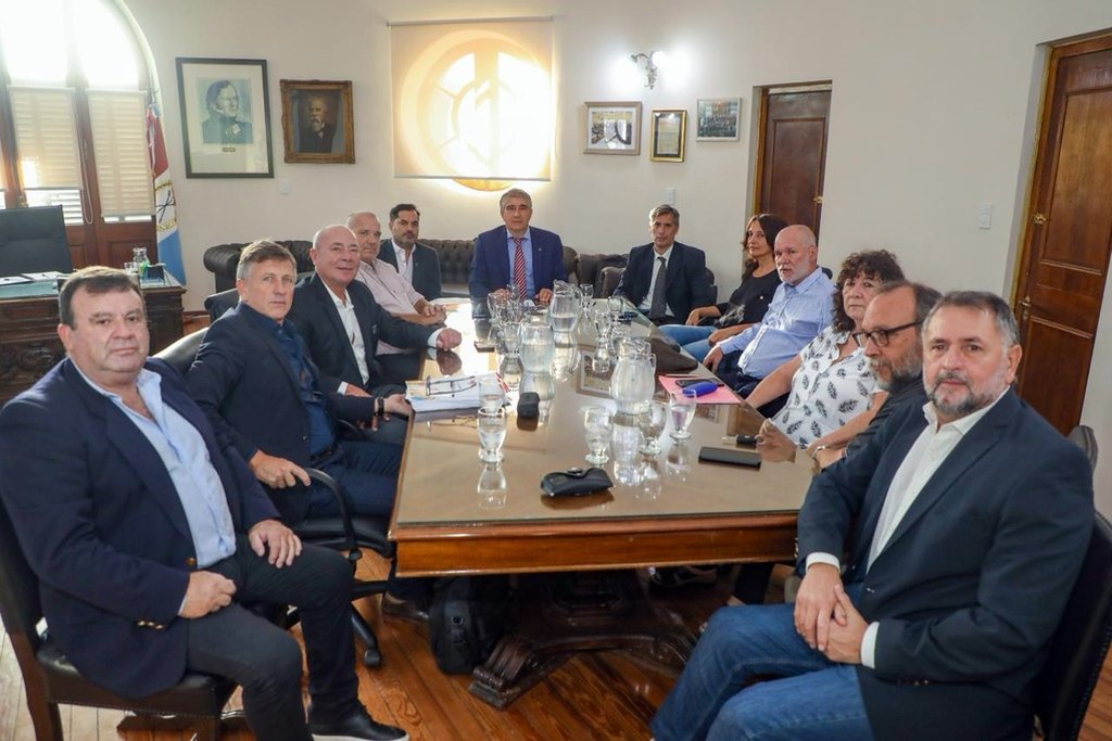 El gobierno provincial recibió a los representantes de los gremios. Gobierno de la Provincia