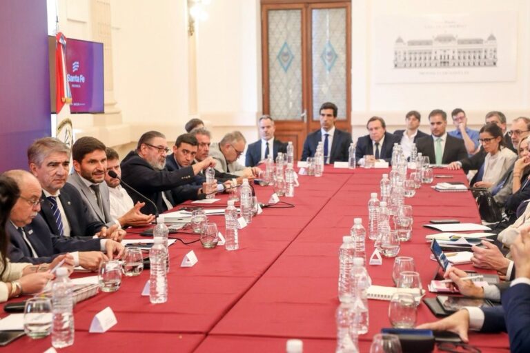Pullaro encabezó el primer encuentro de la Junta de Seguridad Provincial. Gobierno de la Provincia