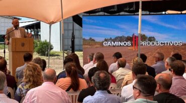 El objetivo es contar con mejores caminos para la producción rural santafesina. Gobierno de la Provincia