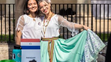 En el encuentro se compartieron videos de presentación de la Universidad y la provincia y se realizó una muestra musical y de danzas típicas argentinas. En el cierre