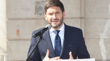 Se anticipó además que se está trabajando en un proyecto para que quede establecido por ley que 'cada persona que ingresa a la gestión con un cargo político