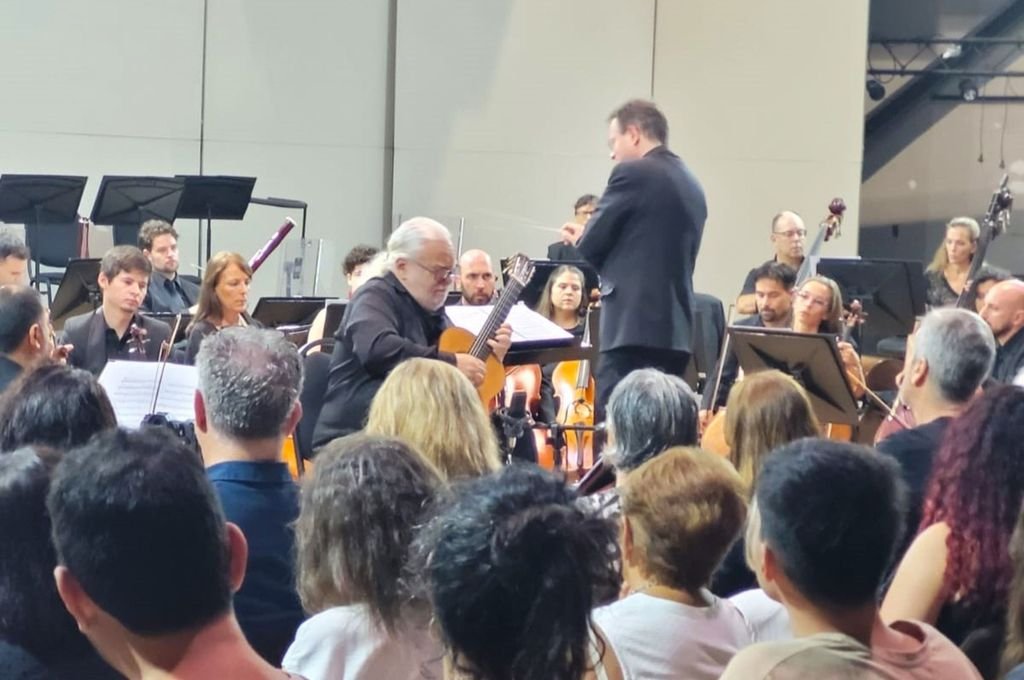 Con Eduardo Isaac como invitado de lujo