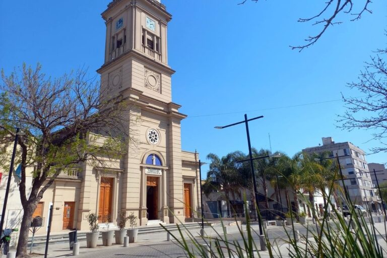 Una postal del centro de Rufino. Archivo