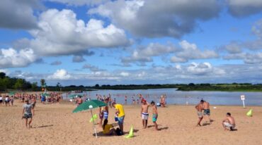 El "veranito" en otoño ayudó a algunas playas de la provincia tuvieran una gran concurrencia. Gobierno de la Provincia