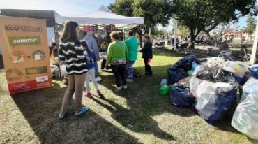 Todos los elementos deberán ser llevados en cajas o bolsas para su destino final