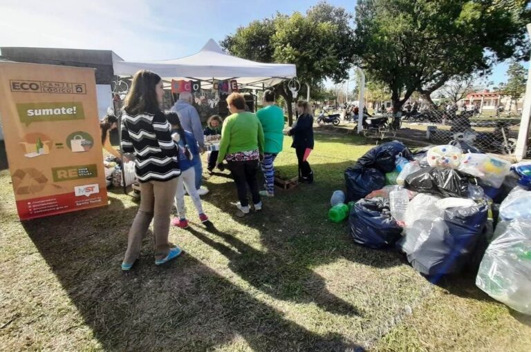 Todos los elementos deberán ser llevados en cajas o bolsas para su destino final