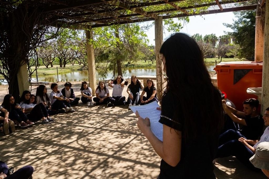 El ciclo lectivo 2024 ofrece las siguientes opciones: Las Escuelas van al Bosque; Comunidad Orgánica; Cuidadores y cuidadoras del arbolado urbano; y Capacitaciones a docentes. Gentileza
