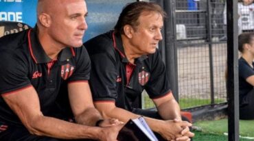 Walter Perazzo (a la derecha) ¿En la cuerda floja? Prensa Patronato