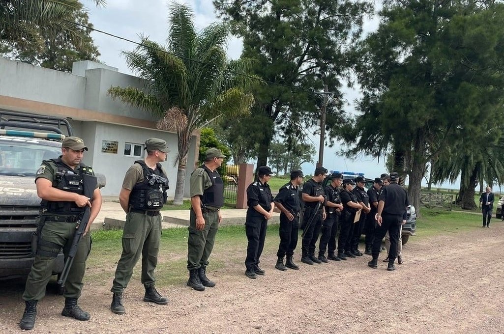 El acto de asunción contó con una importante presencia policial para evitar incidentes. gentileza