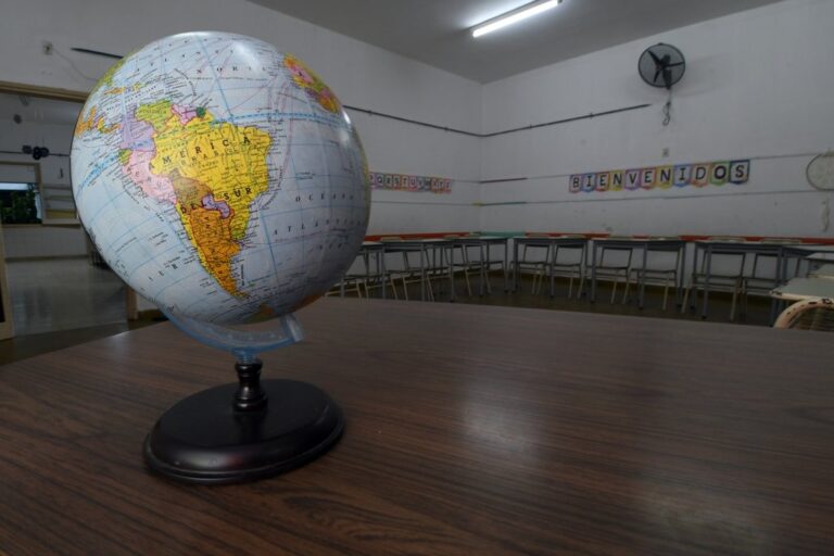 A falta de aviso oficial