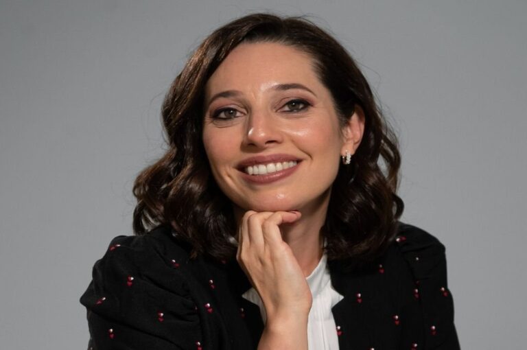 Lucía Salinas nació el 5 de enero de 1981 en Río Gallegos