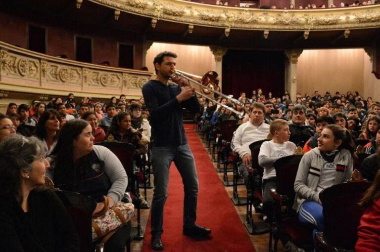 El objetivo principal de Festival es promover la integración de los proyectos sociales musicales