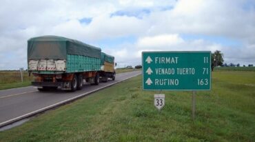 Señalética engañosa: la 33 sigue siendo la misma ruta angosta