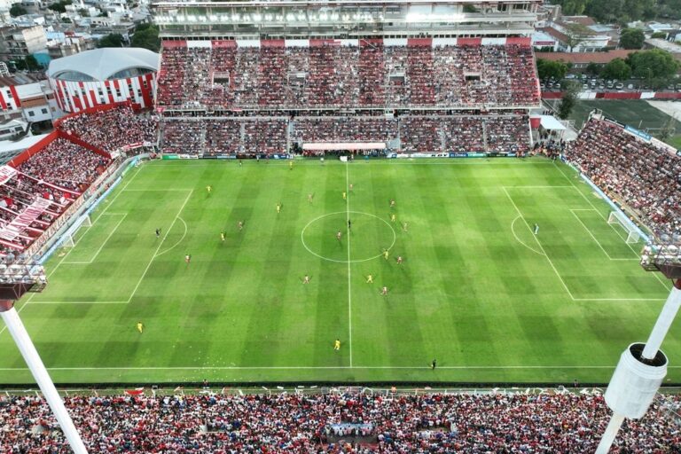 El amor del hincha es incondicional. Es el mejor tesoro que se fue gestando desde aquél 15 de abril de 1907
