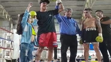 Pancho Solá celebra tras su victoria.